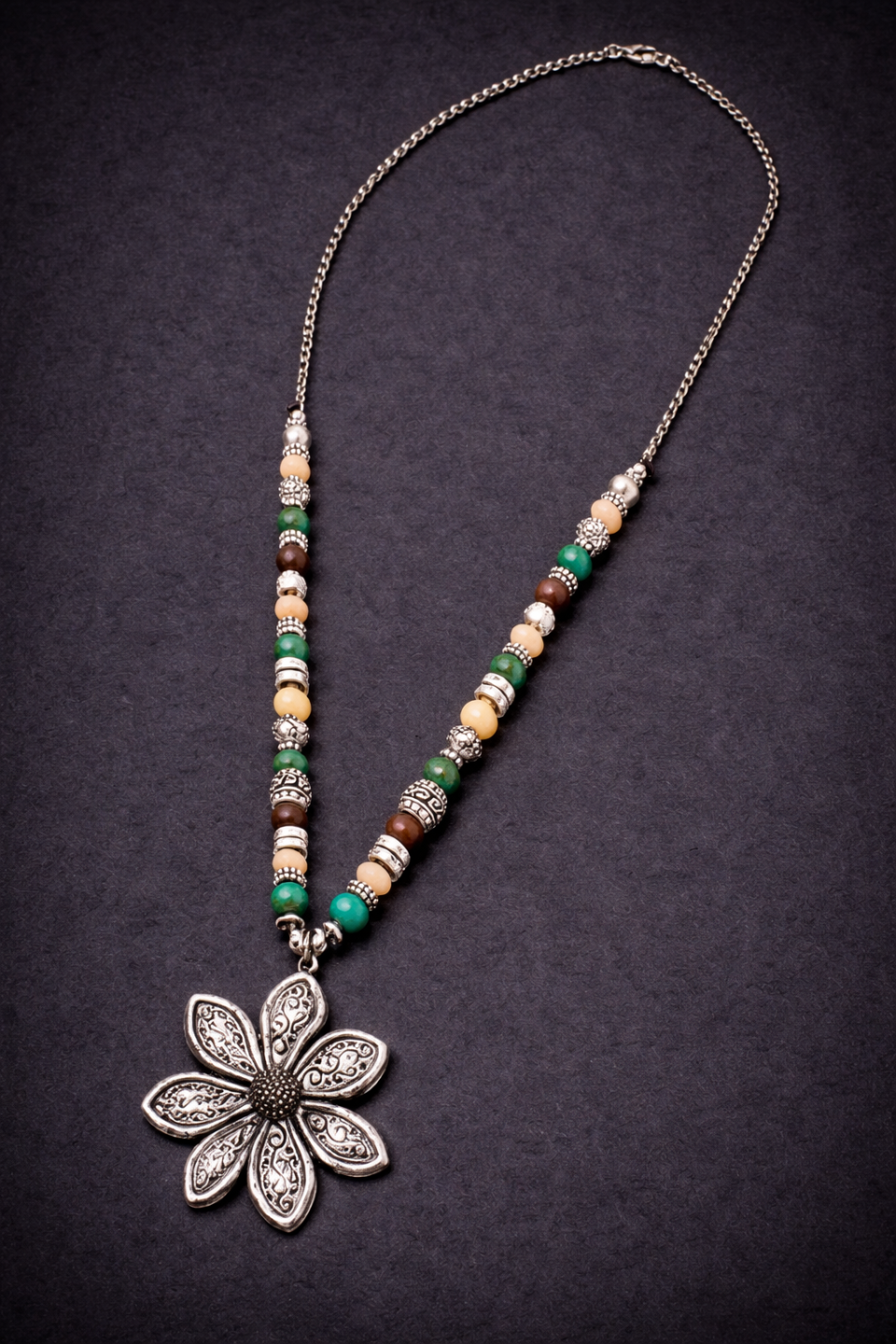 Vintage metal flower necklace