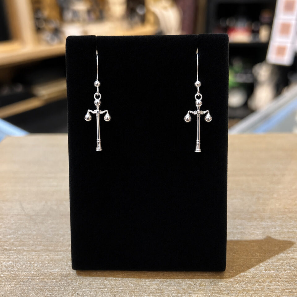 Lewisburg Lamppost Earrings (silver)