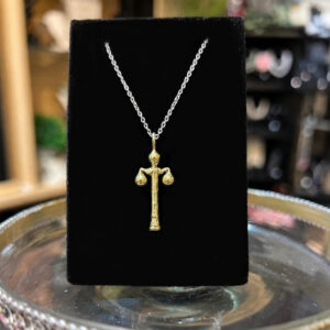 14k green gold lewisburg lamppost necklace